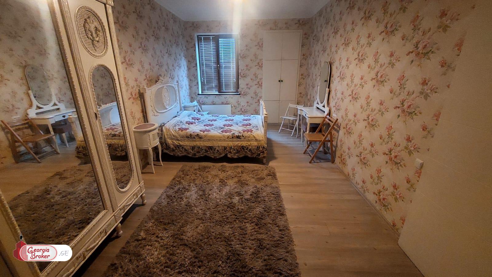 nearly repaired 9-room house for sale